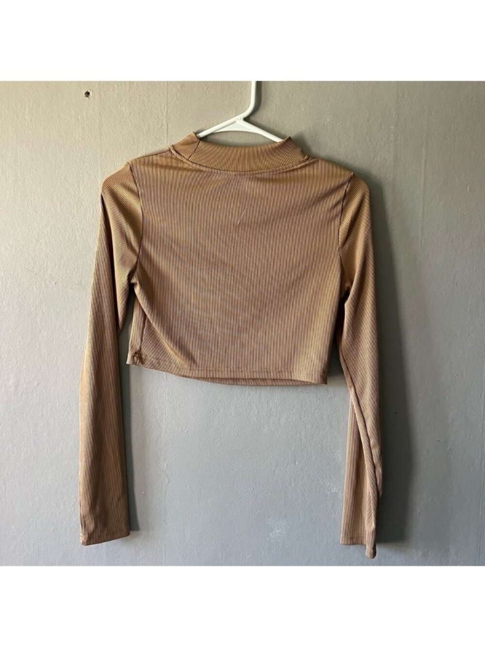 Tan Ribbed Long Sleeve Top With Asymmetric Cut Out Size Medium - Picture 1 of 6